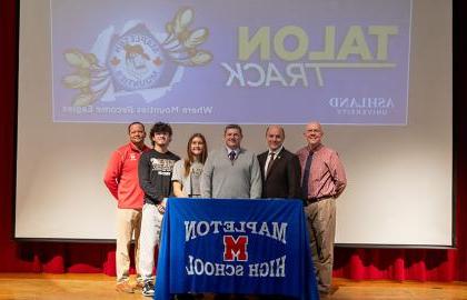 photo of MOU signing at Mapleton High School